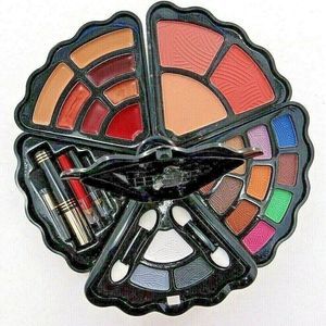 CAMEO Make-Up Kit #8913B Seashell Shaped